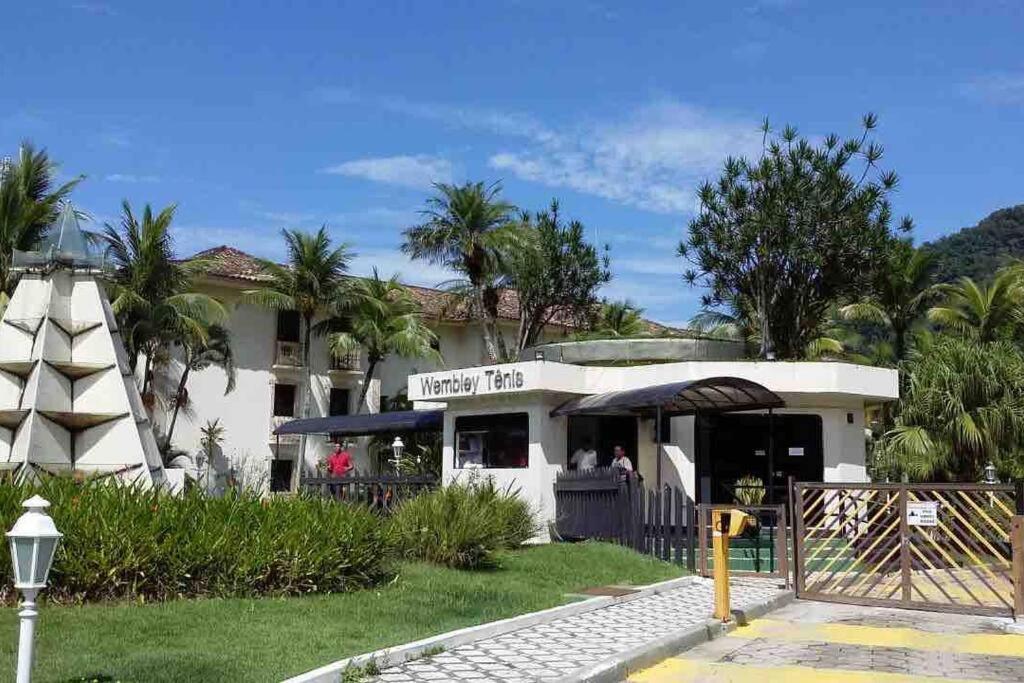 Wembley Tenis, Toninhas, Ubatuba-sp
